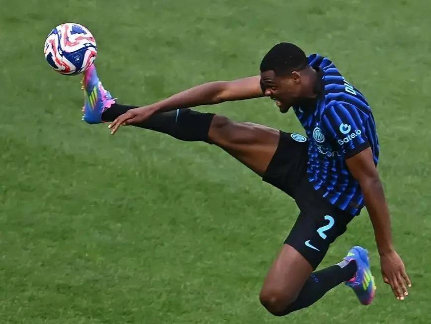 只要2500万欧！巴萨有意邓弗里斯，欧冠国米淘汰巴萨首功之臣